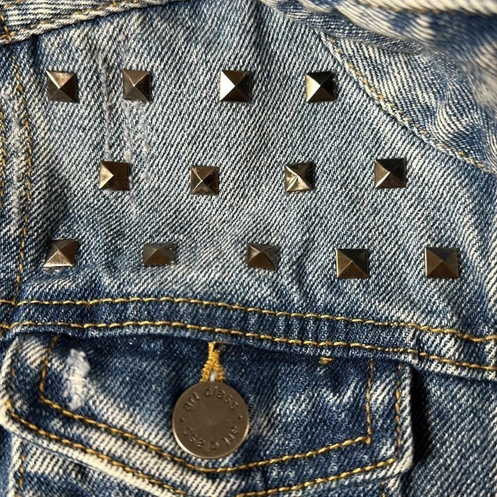 Super Cute Art class studded denim jacket, L (10/12) intentionally Distressed